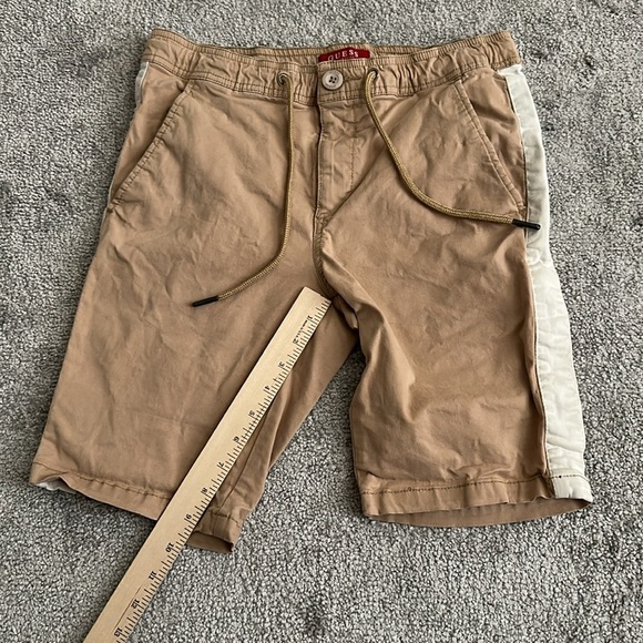GUESS Mens Tan Drawstring Shorts – Size 32 Stripe Side Casual Style - Picture 8 of 8